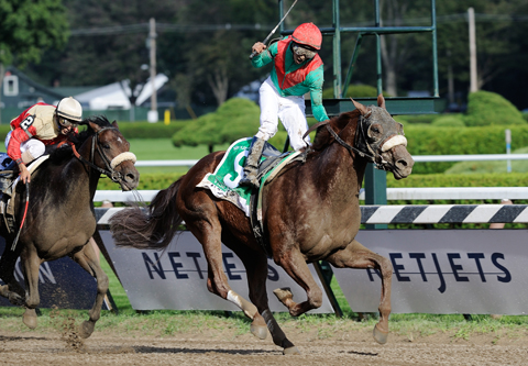 Visionaire sweeps past all to win G1 King's Bishop Stakes at Saratoga